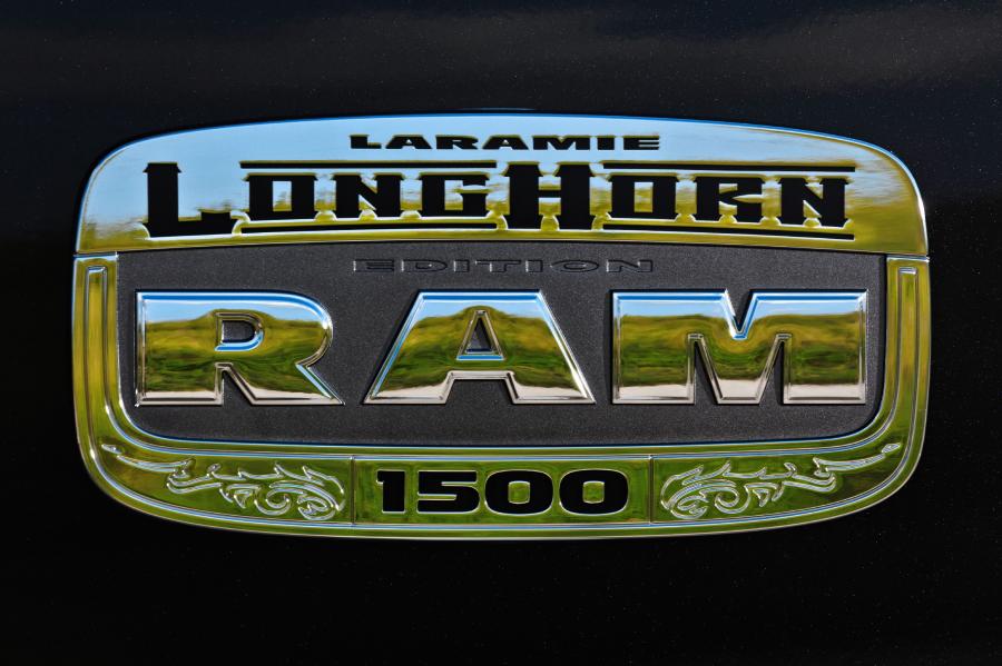  Dodge Ram 1500 Laramie Longhorn Crew Cab 2010 года  (фото 14 из 24)